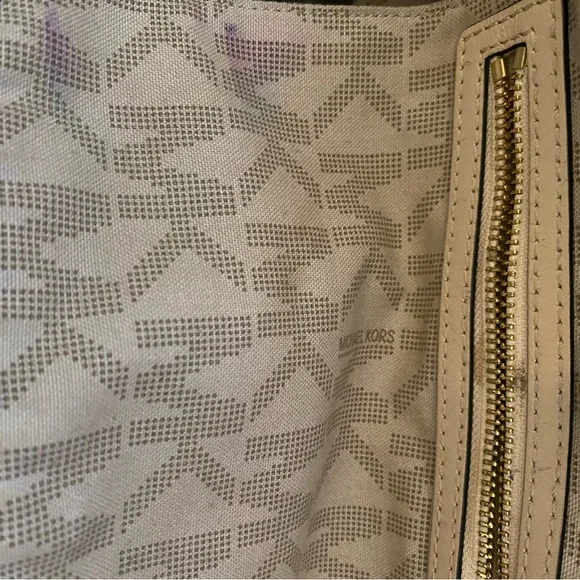 Coach w/Red hearts Signature Tote w/extra Michael Kors bag! - Picture 9 of 10